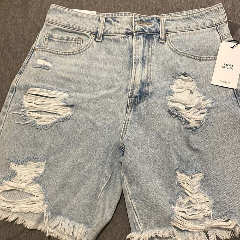 Brand new mom styled shorts
